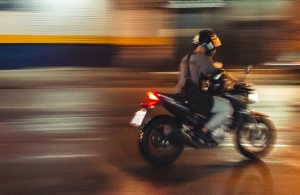 DUBROVNIK: 21.500 kuna za prometnu, neregistriran motocikl, vožnju bez vozačke i napuštanja mjesta nesreće