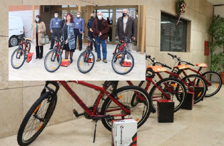 KARLOVAC: Podijeljeni bicikli i kacige za edukaciju djece o sigurnom sudjelovanju u prometu